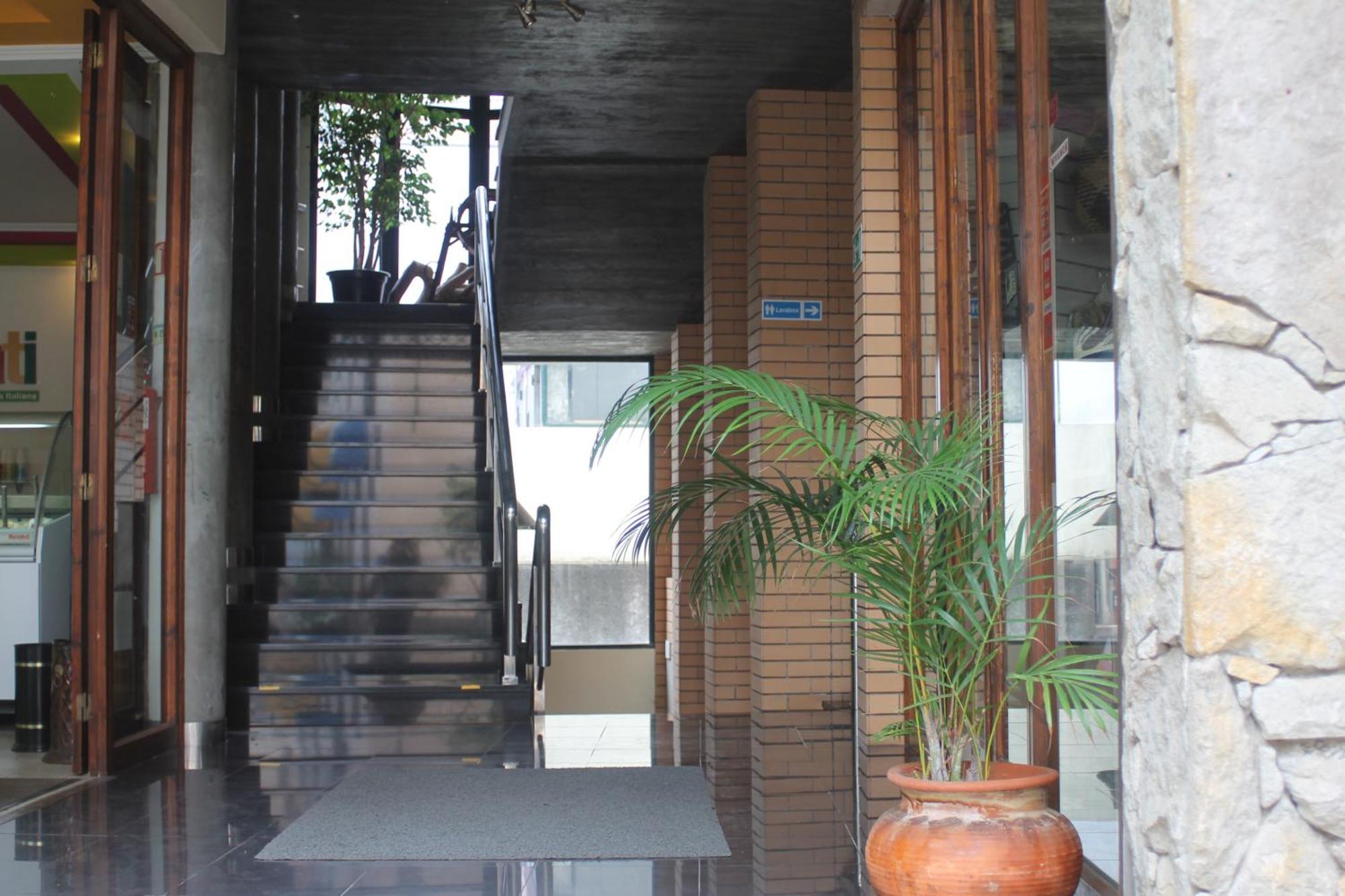 Modern & Recycled Guest House Machico  Zewnętrze zdjęcie